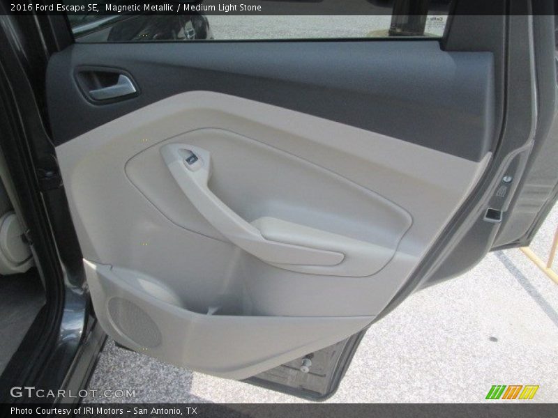 Magnetic Metallic / Medium Light Stone 2016 Ford Escape SE