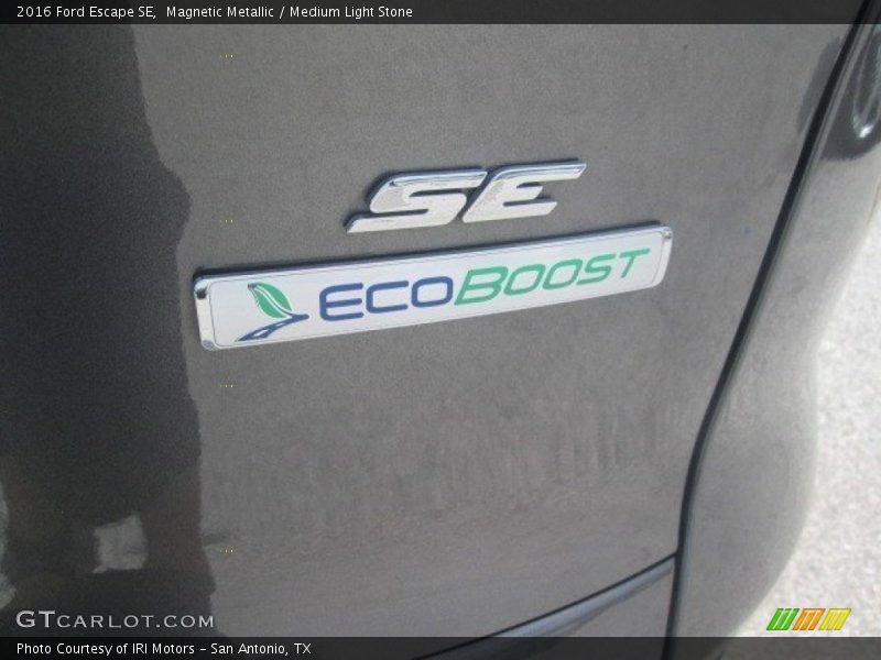 Magnetic Metallic / Medium Light Stone 2016 Ford Escape SE