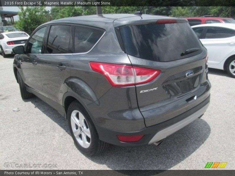 Magnetic Metallic / Medium Light Stone 2016 Ford Escape SE
