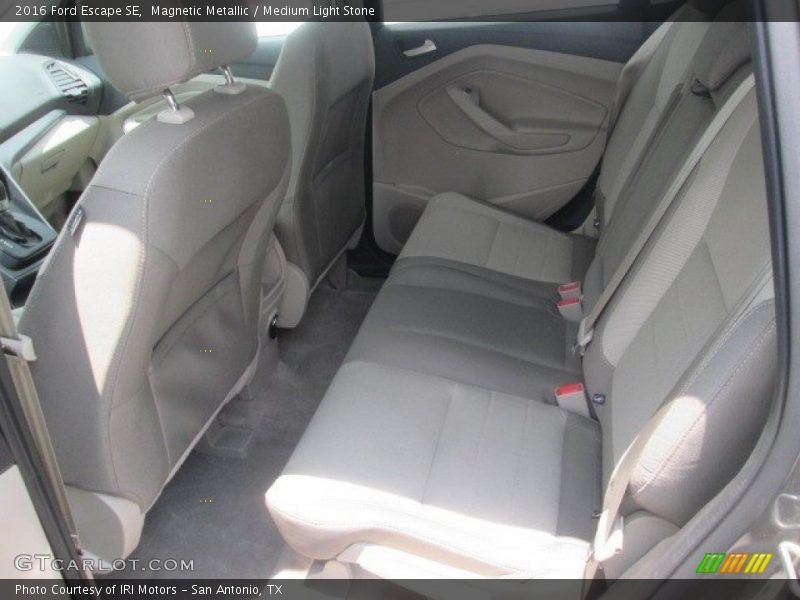 Magnetic Metallic / Medium Light Stone 2016 Ford Escape SE