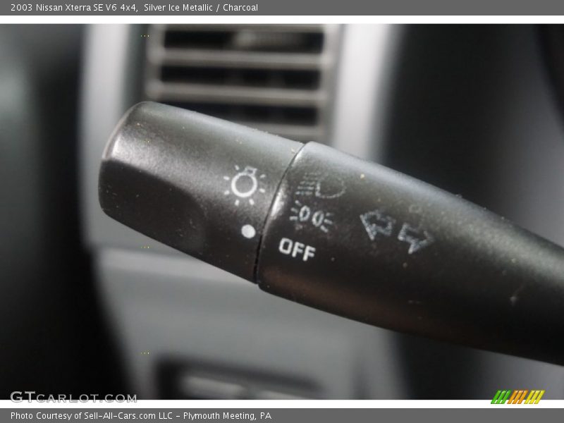 Silver Ice Metallic / Charcoal 2003 Nissan Xterra SE V6 4x4