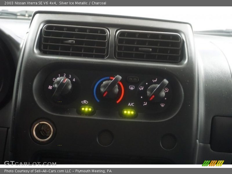 Silver Ice Metallic / Charcoal 2003 Nissan Xterra SE V6 4x4