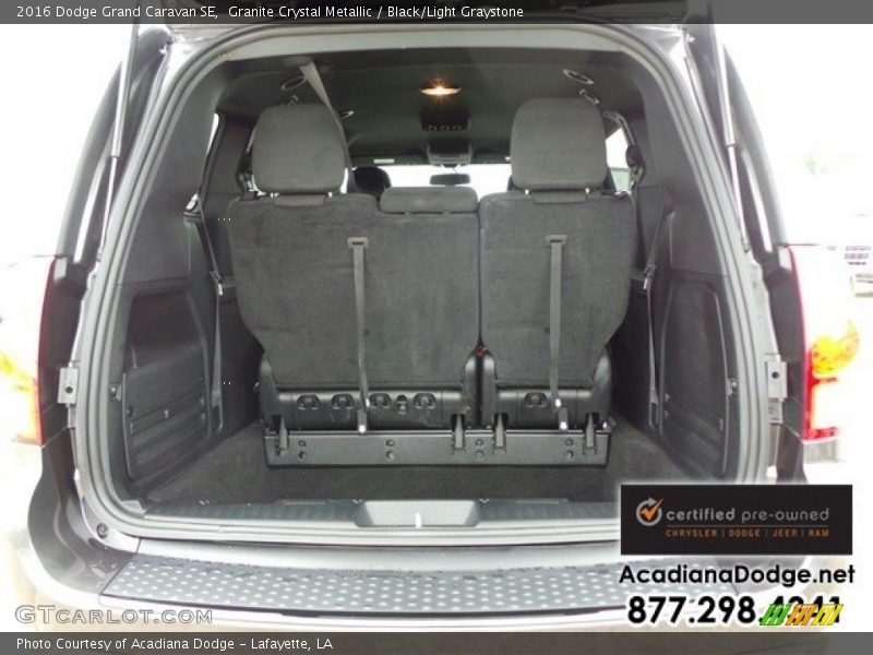 Granite Crystal Metallic / Black/Light Graystone 2016 Dodge Grand Caravan SE