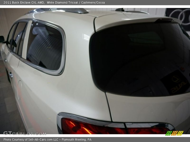 White Diamond Tricoat / Cashmere/Cocoa 2011 Buick Enclave CXL AWD