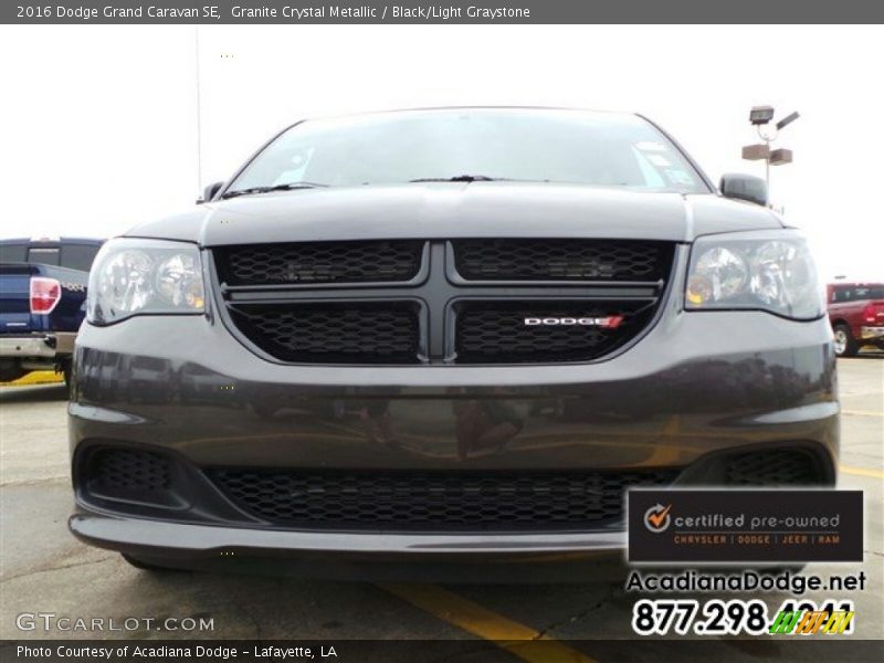 Granite Crystal Metallic / Black/Light Graystone 2016 Dodge Grand Caravan SE