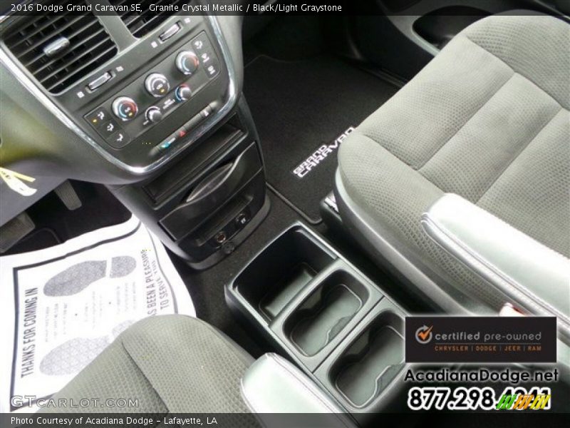 Granite Crystal Metallic / Black/Light Graystone 2016 Dodge Grand Caravan SE