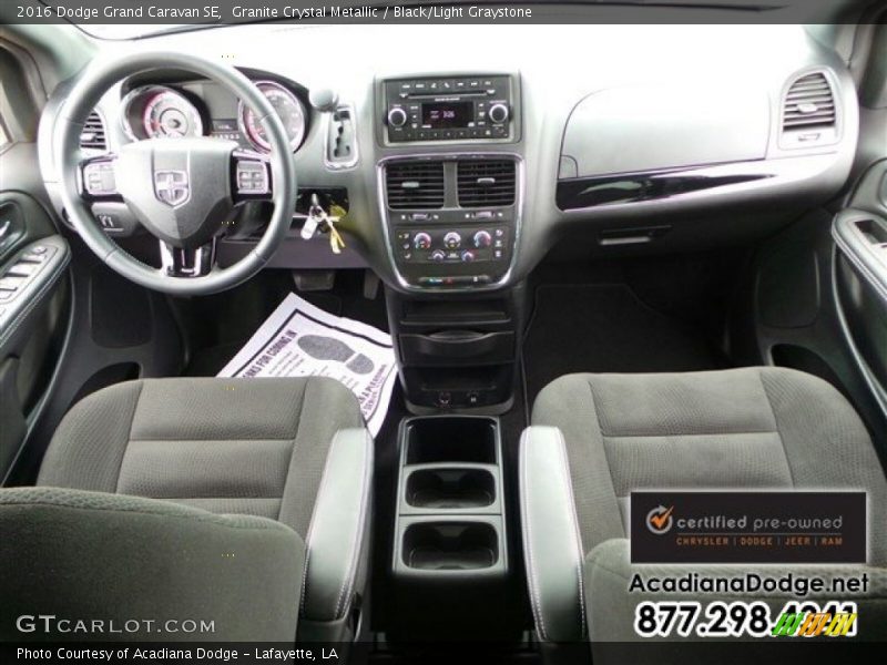 Granite Crystal Metallic / Black/Light Graystone 2016 Dodge Grand Caravan SE