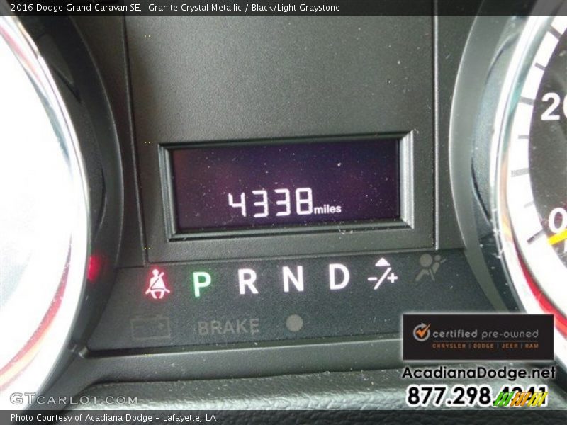 Granite Crystal Metallic / Black/Light Graystone 2016 Dodge Grand Caravan SE