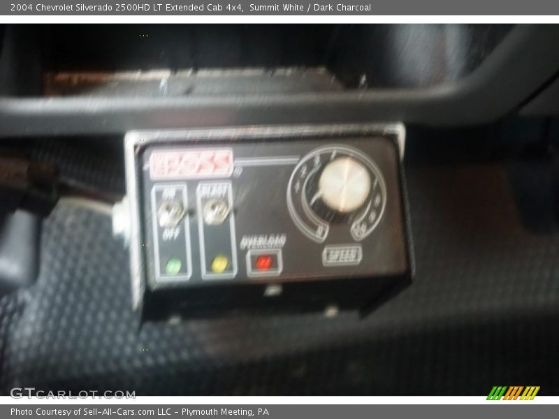 Summit White / Dark Charcoal 2004 Chevrolet Silverado 2500HD LT Extended Cab 4x4