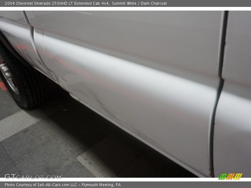 Summit White / Dark Charcoal 2004 Chevrolet Silverado 2500HD LT Extended Cab 4x4