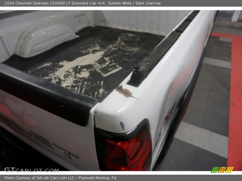 Summit White / Dark Charcoal 2004 Chevrolet Silverado 2500HD LT Extended Cab 4x4