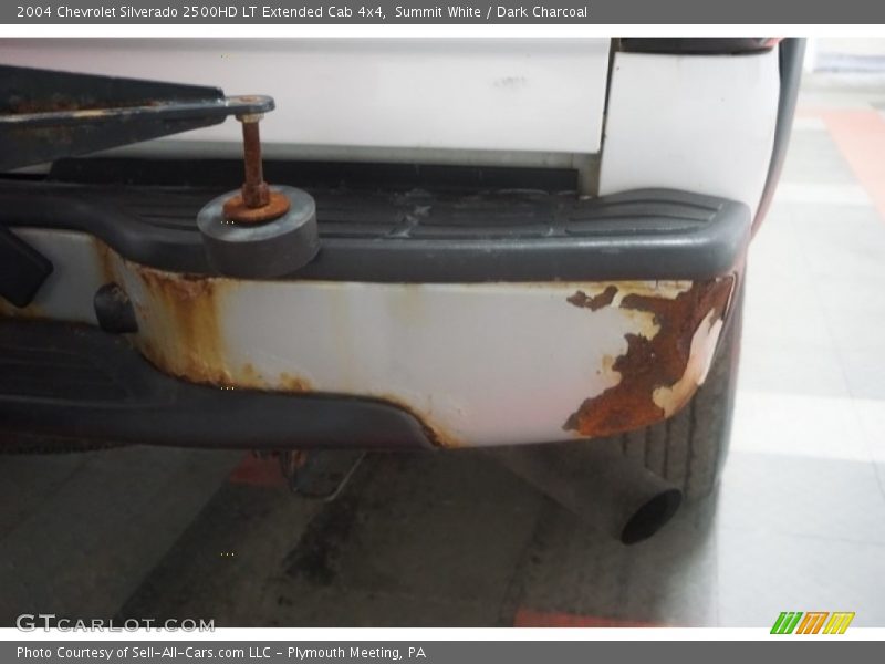 Summit White / Dark Charcoal 2004 Chevrolet Silverado 2500HD LT Extended Cab 4x4