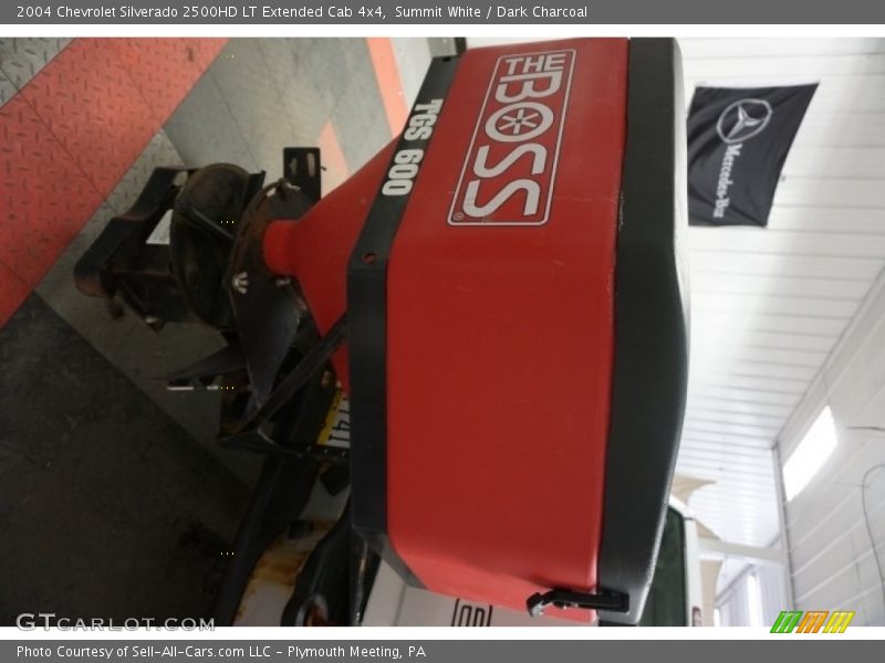 Summit White / Dark Charcoal 2004 Chevrolet Silverado 2500HD LT Extended Cab 4x4