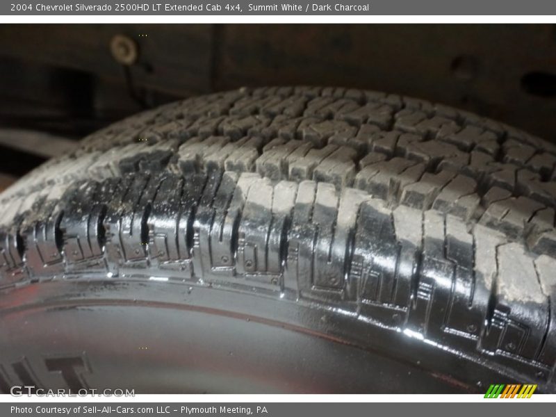 Summit White / Dark Charcoal 2004 Chevrolet Silverado 2500HD LT Extended Cab 4x4