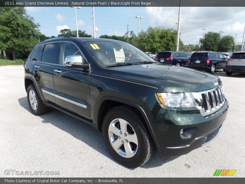 Front 3/4 View of 2011 Grand Cherokee Limited