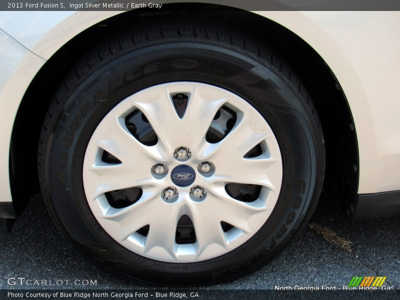 Ingot Silver Metallic / Earth Gray 2013 Ford Fusion S