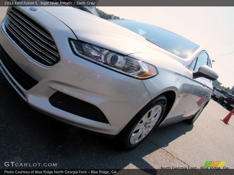 Ingot Silver Metallic / Earth Gray 2013 Ford Fusion S