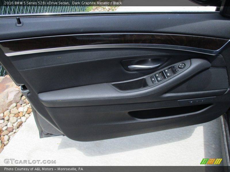 Dark Graphite Metallic / Black 2016 BMW 5 Series 528i xDrive Sedan