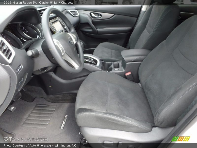 Glacier White / Charcoal 2016 Nissan Rogue SV