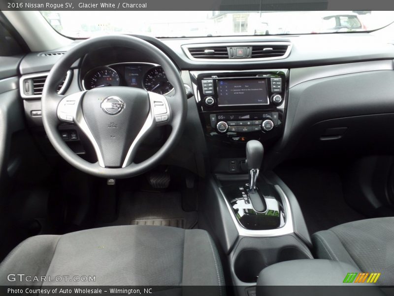 Glacier White / Charcoal 2016 Nissan Rogue SV