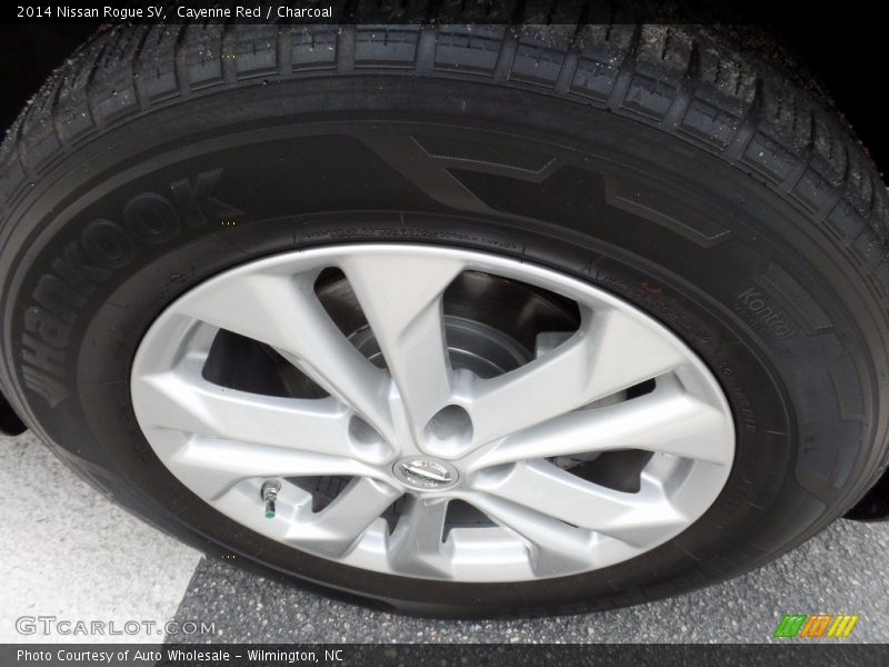 Cayenne Red / Charcoal 2014 Nissan Rogue SV