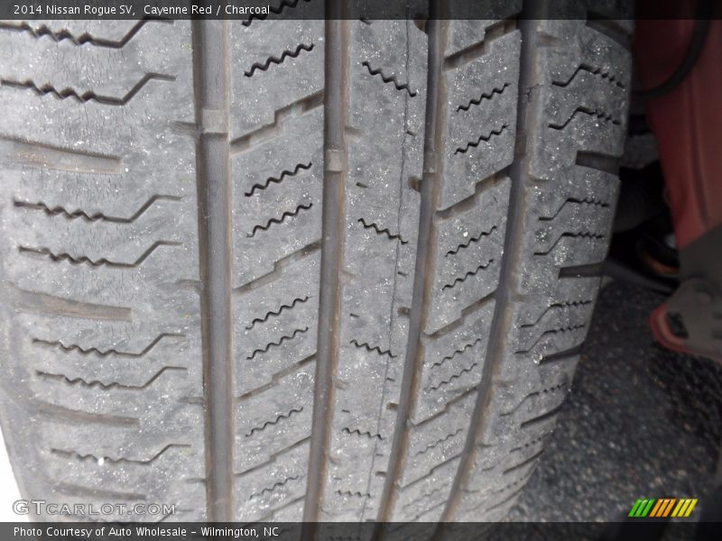 Cayenne Red / Charcoal 2014 Nissan Rogue SV