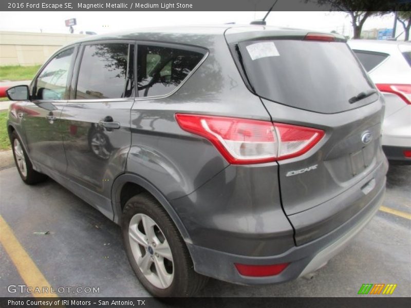 Magnetic Metallic / Medium Light Stone 2016 Ford Escape SE