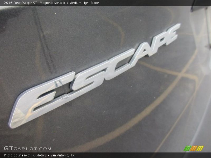 Magnetic Metallic / Medium Light Stone 2016 Ford Escape SE