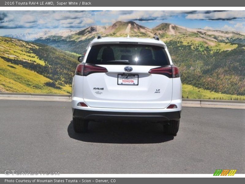 Super White / Black 2016 Toyota RAV4 LE AWD