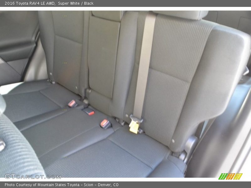 Super White / Black 2016 Toyota RAV4 LE AWD