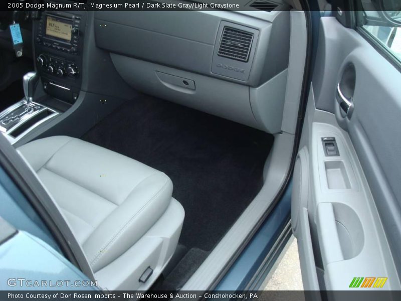 Magnesium Pearl / Dark Slate Gray/Light Graystone 2005 Dodge Magnum R/T