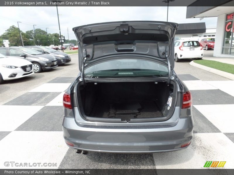 Platinum Grey Metallic / Titan Black 2016 Volkswagen Jetta S