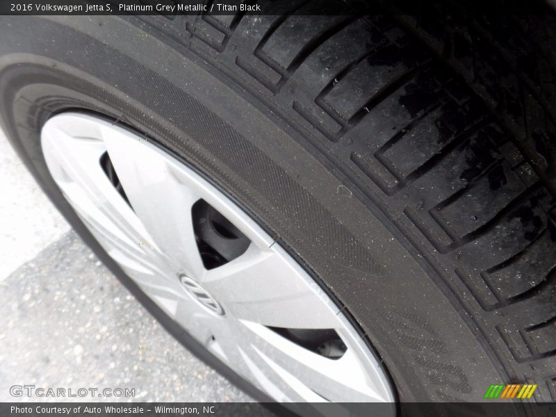 Platinum Grey Metallic / Titan Black 2016 Volkswagen Jetta S