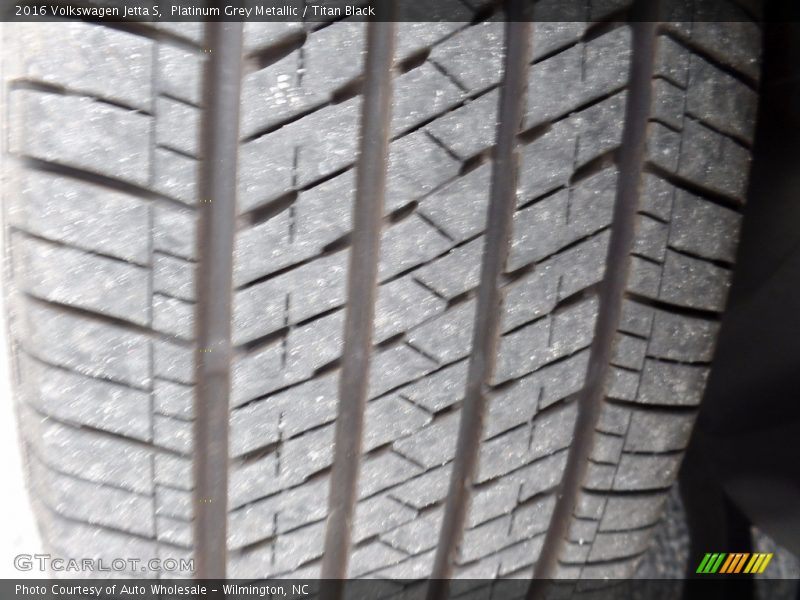 Platinum Grey Metallic / Titan Black 2016 Volkswagen Jetta S