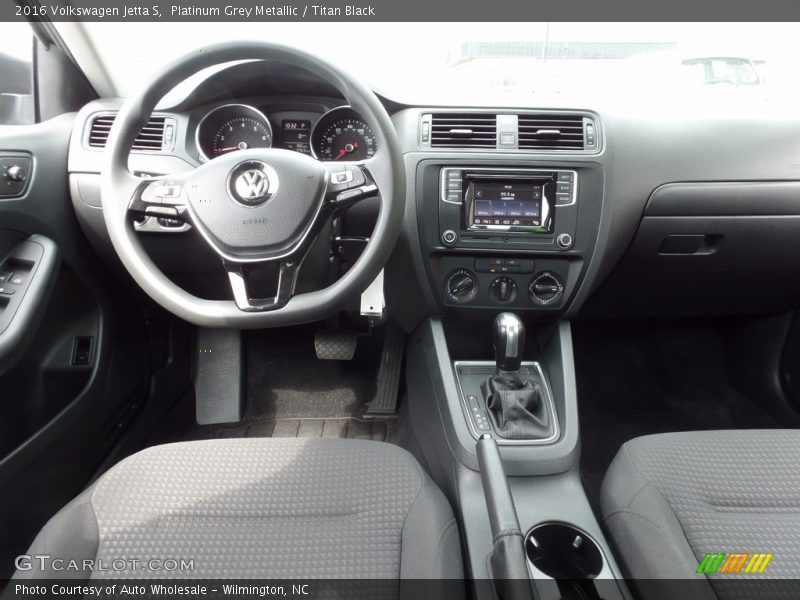 Platinum Grey Metallic / Titan Black 2016 Volkswagen Jetta S