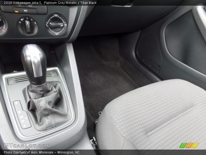 Platinum Grey Metallic / Titan Black 2016 Volkswagen Jetta S