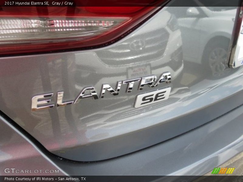 Gray / Gray 2017 Hyundai Elantra SE