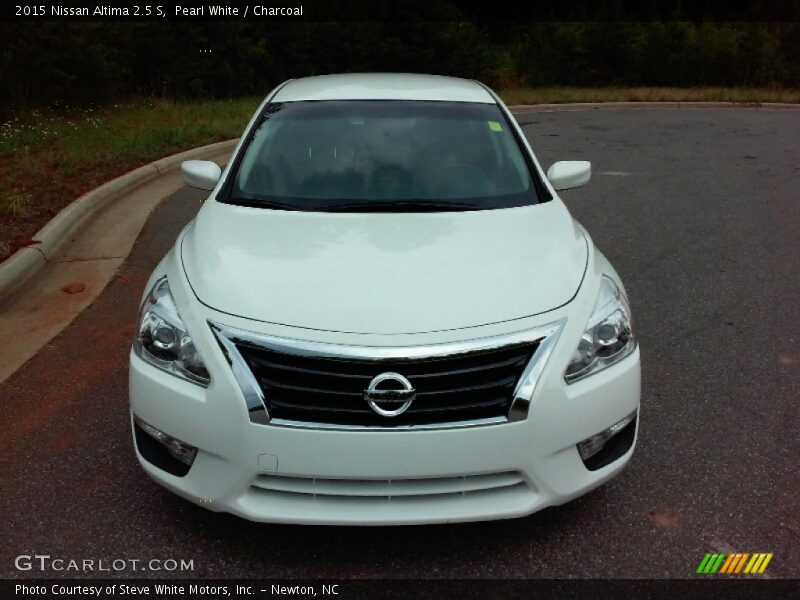 Pearl White / Charcoal 2015 Nissan Altima 2.5 S