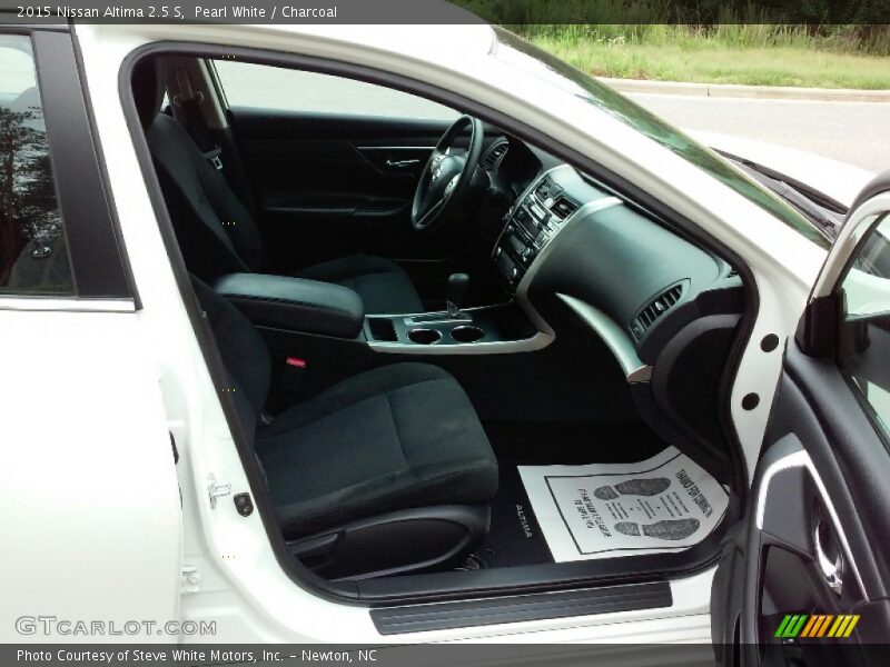 Pearl White / Charcoal 2015 Nissan Altima 2.5 S
