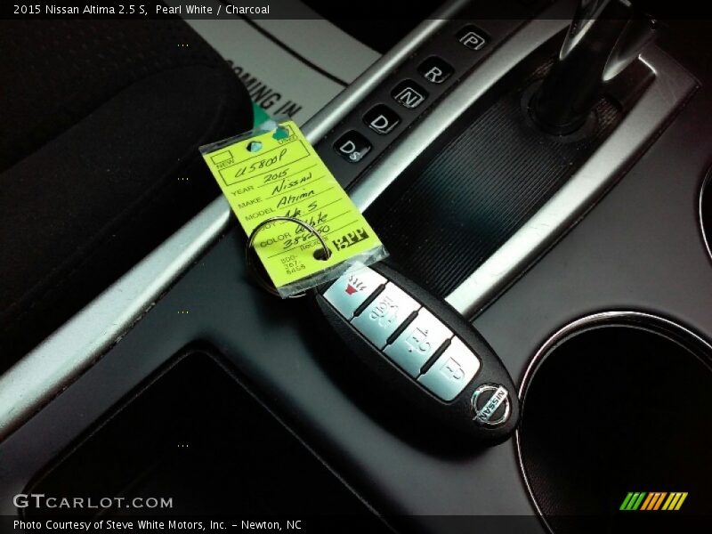 Pearl White / Charcoal 2015 Nissan Altima 2.5 S