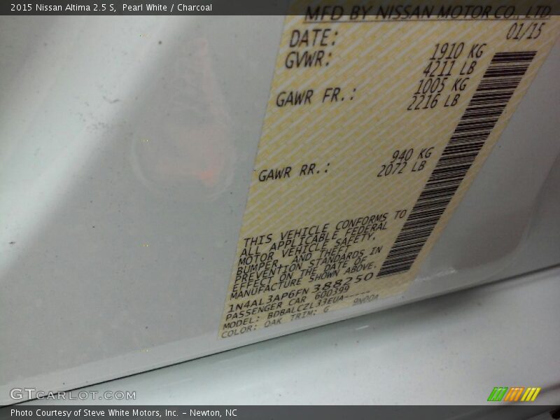 Pearl White / Charcoal 2015 Nissan Altima 2.5 S