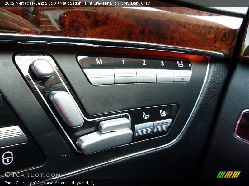Flint Grey Metallic / Grey/Dark Grey 2009 Mercedes-Benz S 550 4Matic Sedan