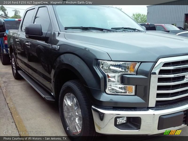Magnetic / Medium Earth Gray 2016 Ford F150 XLT SuperCrew