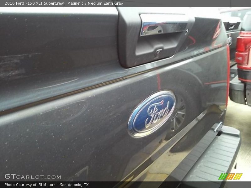 Magnetic / Medium Earth Gray 2016 Ford F150 XLT SuperCrew