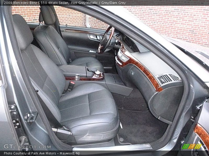 Flint Grey Metallic / Grey/Dark Grey 2009 Mercedes-Benz S 550 4Matic Sedan