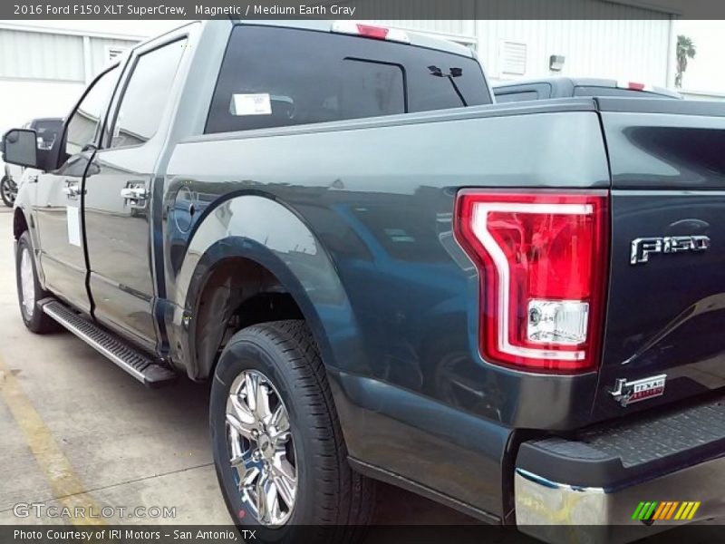 Magnetic / Medium Earth Gray 2016 Ford F150 XLT SuperCrew