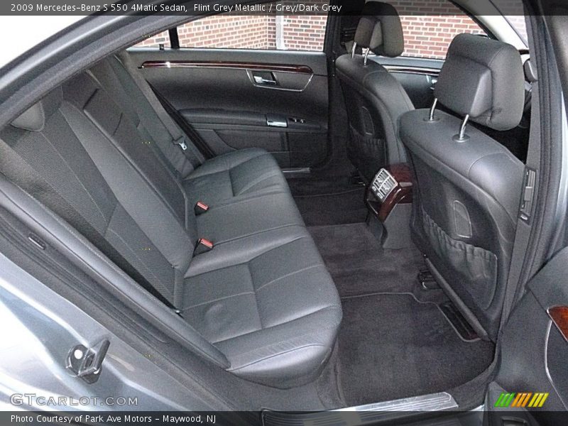 Flint Grey Metallic / Grey/Dark Grey 2009 Mercedes-Benz S 550 4Matic Sedan