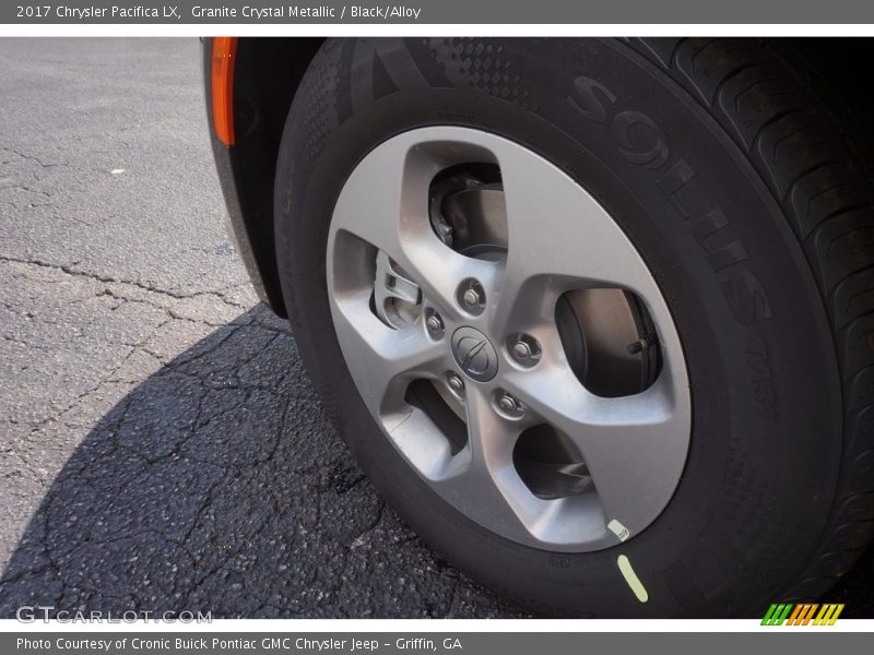 Granite Crystal Metallic / Black/Alloy 2017 Chrysler Pacifica LX