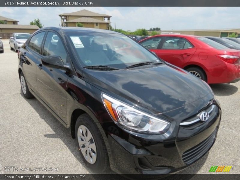 Ultra Black / Gray 2016 Hyundai Accent SE Sedan