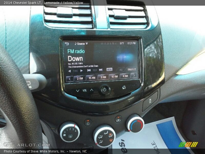 Lemonade / Yellow/Yellow 2014 Chevrolet Spark LT